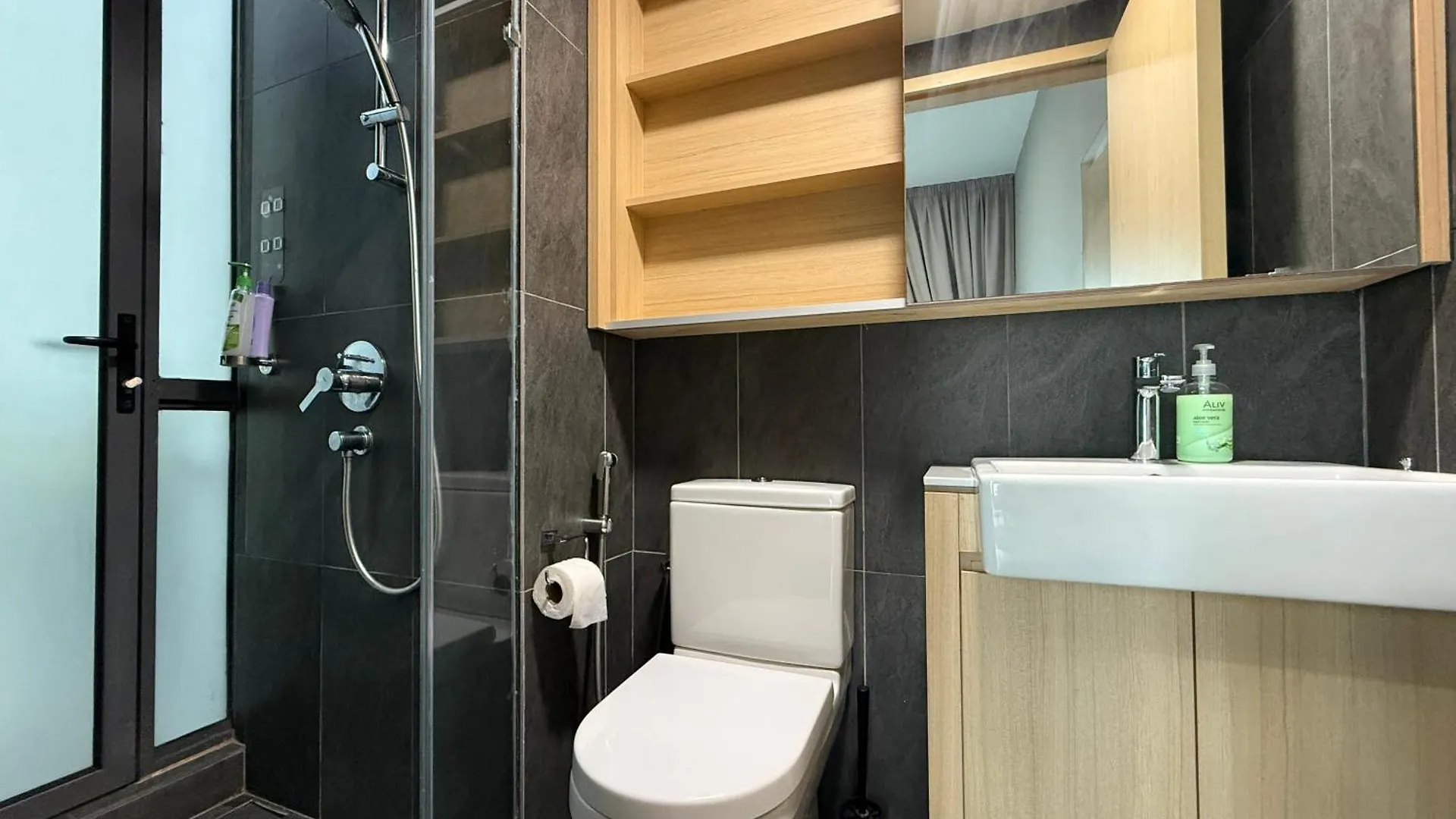Apartment The Luxe & The Colony Infinitum By Romeo Bnb Kuala Lumpur Ma­lay­sia